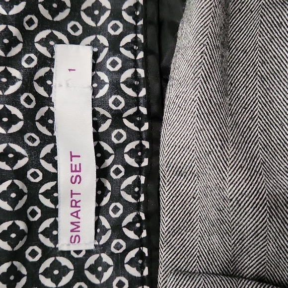 💙 Smart Set Bermuda Shorts - Picture 6 of 7